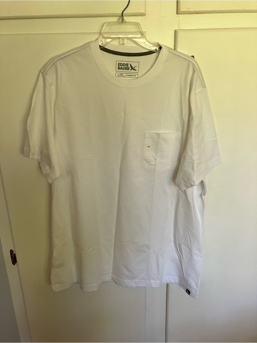 Eddie Bauer White Short-Sleeve Crewneck Pocket Tee